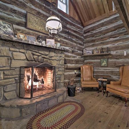 Historic Cabin Grill And Hiking Trail Access! Bryson City Eksteriør billede
