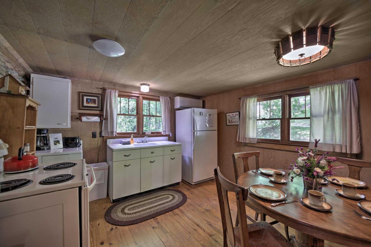 Historic Cabin Grill And Hiking Trail Access! Bryson City Eksteriør billede