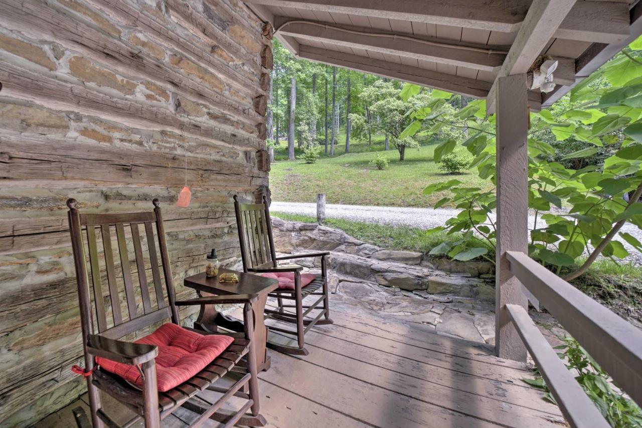 Historic Cabin Grill And Hiking Trail Access! Bryson City Eksteriør billede